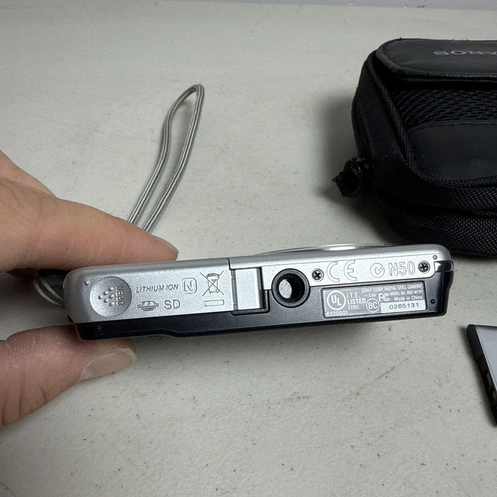 Sony Cyber-shot DSC-W710 Silver Digital Camera 16.1MP 5x Zoom w/ Battery & Bag